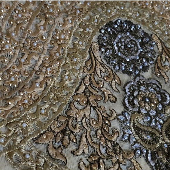 Unstitched embroidery dress - Picture 7 of 8